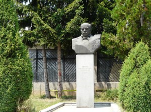 Паметник на Иван Денкоглу