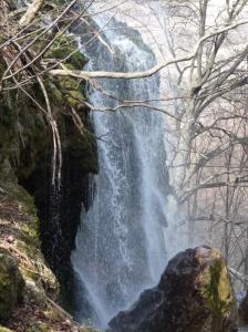 vodopadat varovitedz